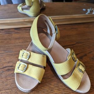 Dansko Yellow Sandals sz 39